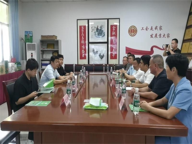 國家統(tǒng)計(jì)局山東調(diào)查總隊(duì)黨組成員、副總隊(duì)長霍云峰一行蒞臨金秋農(nóng)牧公司開展汶上蘆花雞養(yǎng)殖情況調(diào)研